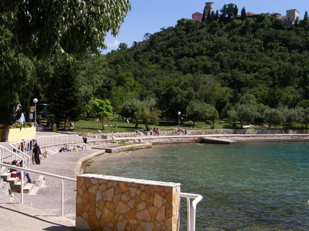 Hôtel Depadansa Marina & Primorka à Omišalj Extérieur photo